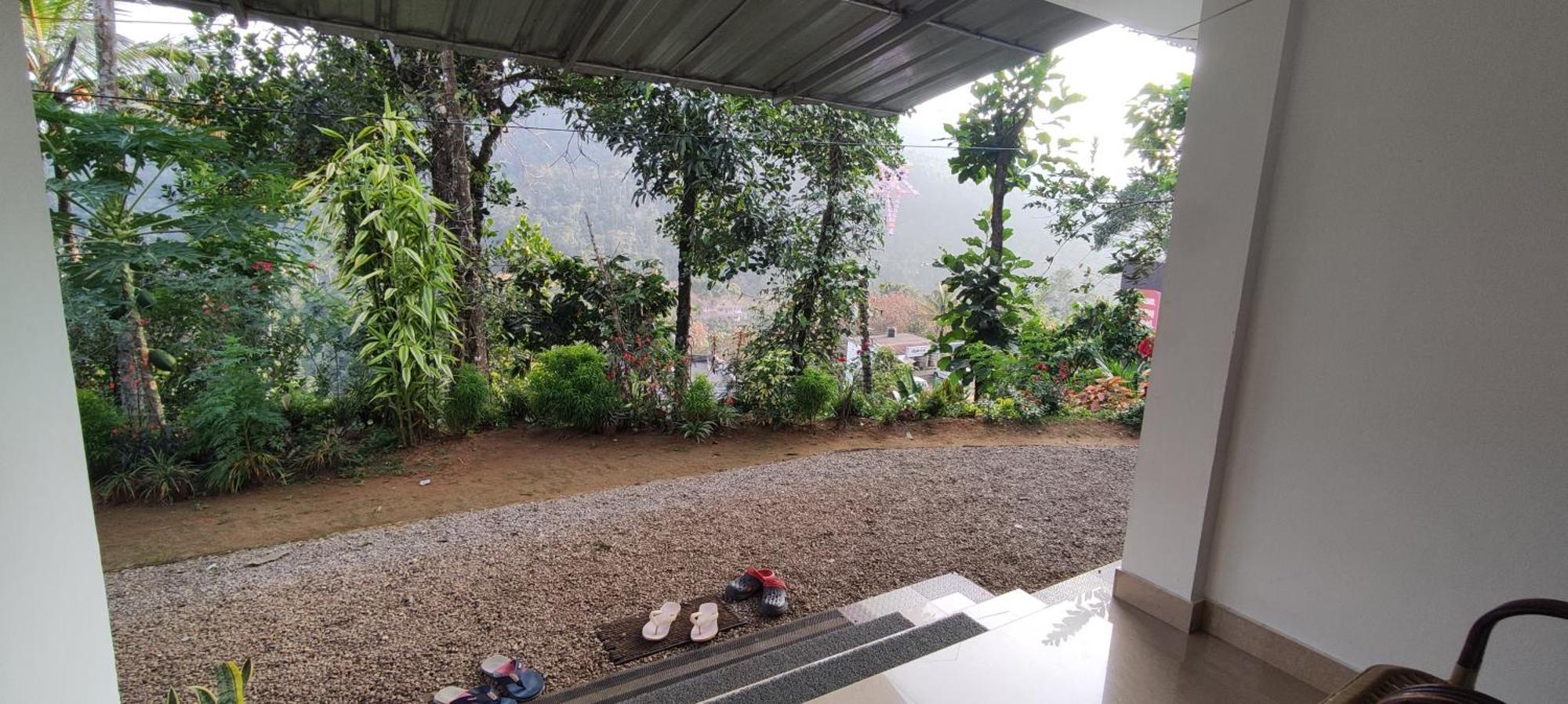 Koonamparayil Home Stay Munnar Anaviratty-Family Only Bagian luar foto